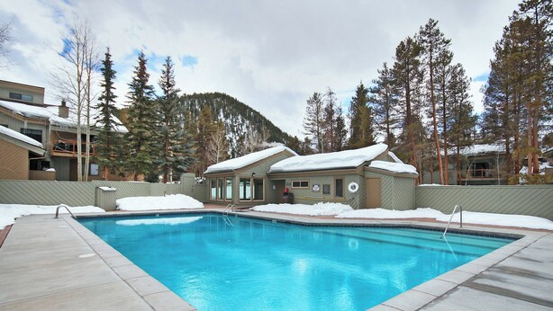 Pool - Forest Condominiums (Keystone)