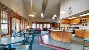 Unclassified image, 4 of 45, button - Key West Inn Pensacola (Pensacola)