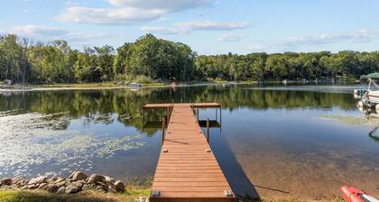 Lake Front! Private Dock! Water toys!