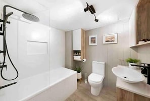 Bathroom - Copacabana Holiday Units (Gold Coast)