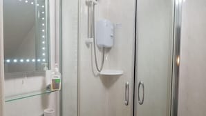 Bathroom - Sheron House Bed & Breakfast (Blackpool)