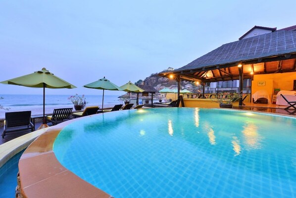Pool - Supatra Hua Hin Resort (Hua Hin)