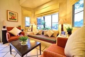 Living area - Supatra Hua Hin Resort (Hua Hin)