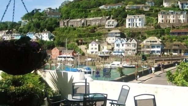 Outdoor dining - Bridgeside Guest House B and B (Looe)