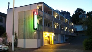 Exterior - Farrys Motel (Dunedin)