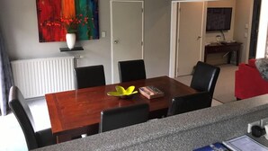 Dining - Farrys Motel (Dunedin)