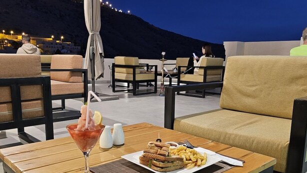Outdoor dining - Petra Edom Hotel (Wadi Musa)