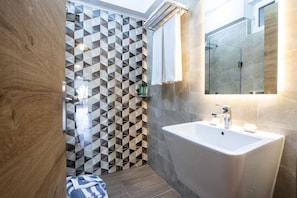 Bathroom - Kastro Hotel (Mylopotamos)