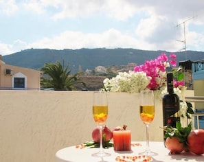 Outdoor dining - Villa Apollonia (Malevizi)