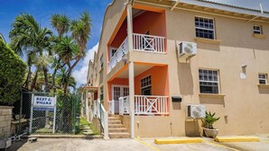Exterior - Best E Villas Providence (Providence)
