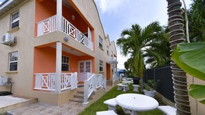 Outdoor dining - Best E Villas Providence (Providence)