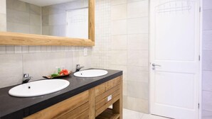 Bathroom - Caribbean Dutch Masters (Willemstad)