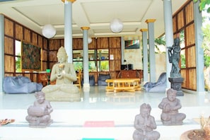 Ảnh chưa phân loại, 5 trong số 63 ảnh, nút