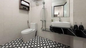 Bathroom - Hanoi Asia Guest House Hotel (Hanoi)