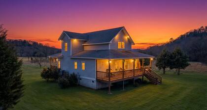Creekside 3BR house with AC in Hayesville