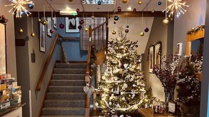 Unclassified image, 5 of 54, button - Churchill Court Hotel (Witney)