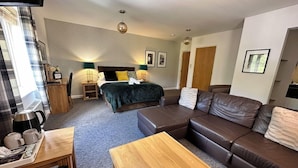 Unclassified image, 3 of 54, button - Churchill Court Hotel (Witney)