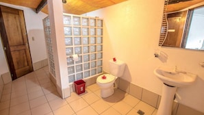 Bathroom - Bamboo Bungalows (Boracay Island)