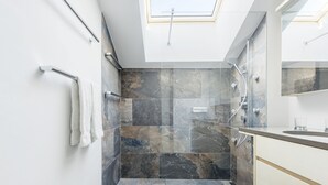 Bathroom - Haus Ascot (Zermatt)