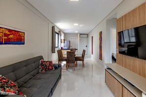 Living area - Vrbo Property (Porto Belo)