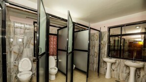 Bathroom - Famous House Kathmandu Youth Hostel (Kathmandu)