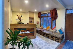Lobby - Famous House Kathmandu Youth Hostel (Kathmandu)