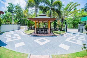 Khuôn viên nơi lưu trú