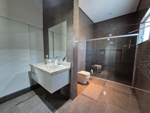 Deluxe Apartment | Bathroom - SHB - Casa Almirante no Portal do Lago (Presidente Epitácio)