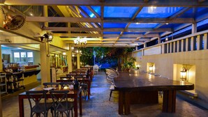 Outdoor dining - Sojourn Guest House Melaka (Malacca City)