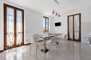 Dining - 4-Rooms house in adorable San Zeno with AC (San Zeno)