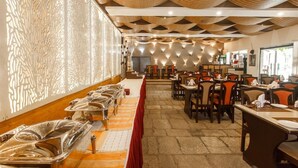 Dining - The Lake Side Retreat (Pokhara)