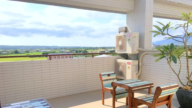 Outdoor dining - Mei Sheng Bed and Breakfast (Hengchun)