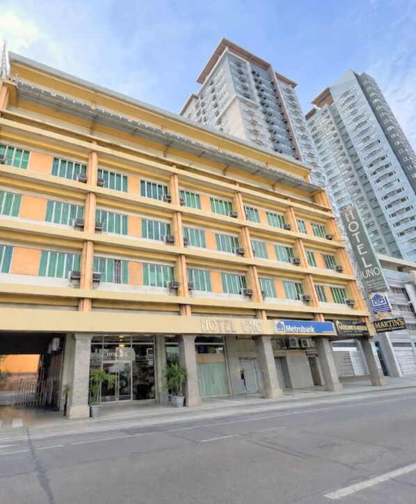 Unclassified image, 1 of 14, button - Hotel Uno (Davao)