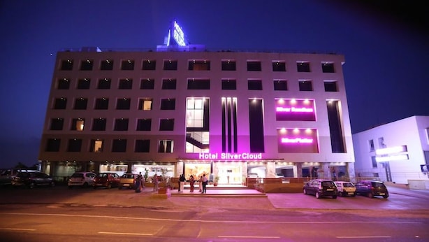 Exterior - Hotel Silver Cloud Ahmedabad (Ahmedabad)