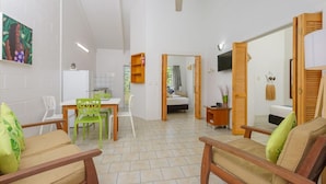 Living area - Rarotonga Daydreamer Resort (Rarotonga)