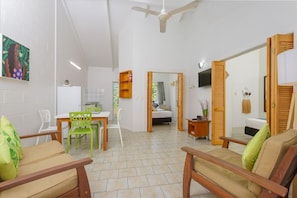 Living area - Rarotonga Daydreamer Resort (Rarotonga)