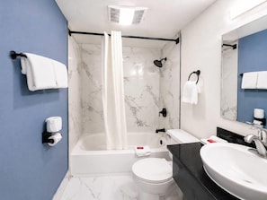Bathroom - Motel6 Dallas, TX - Fair Park (Dallas)