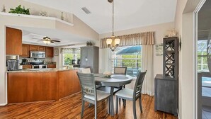 Dining - Carnation Cottage Englewood, FL — Gulf Coast Florida Paradise (Englewood)