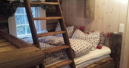 Mountain retreat with peace, warmth and history