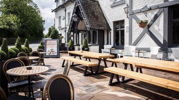Outdoor dining - Premier Inn Alderley Edge (Alderley Edge)