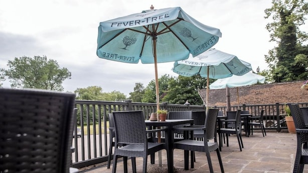 Outdoor dining - Premier Inn Daventry (Northampton)