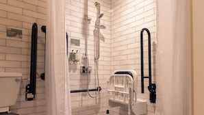 Bathroom - Premier Inn Newbury Thatcham (Reading)