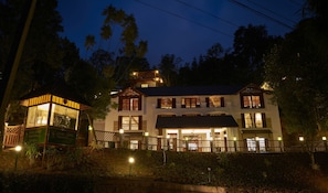 Unclassified image, 2 of 148, button - Birds Valley Resort (Udumbanchola)