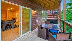 Outdoor dining - Luxury Lodge w/ Pool, Game Room & Mountain Views (Sevierville)