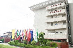 Unclassified image, 2 of 32, button - Nanet Suites (Abuja)