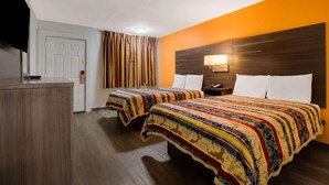 Room - Rodeway Inn Conference Center Beaumont TX (Beaumont)