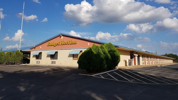 Unclassified image, 1 of 43, button - Budget Host Inn Eastland (Eastland)