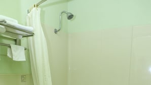 Bathroom - Knights Inn Stephenville (Stephenville)