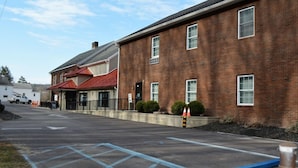 Exterior - Hotel Harrington (Dushore)