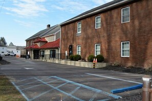 Exterior - Hotel Harrington (Dushore)